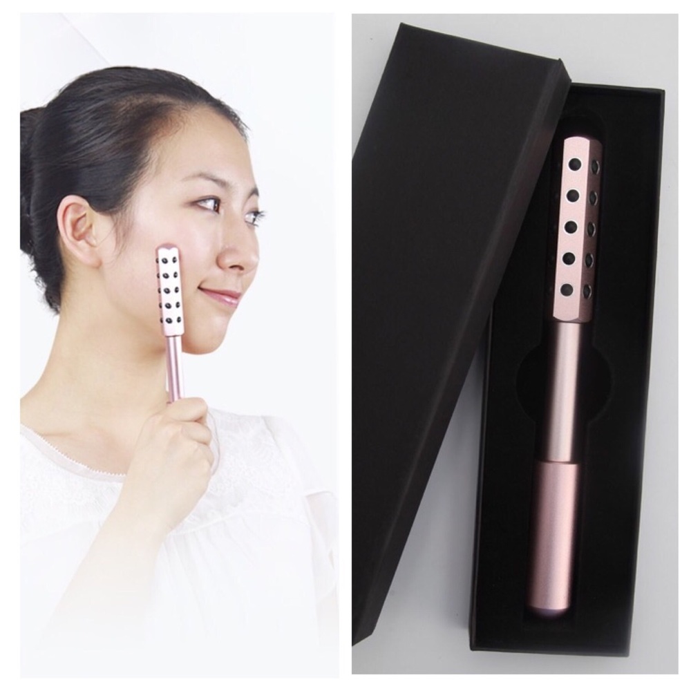 NWT Uplift Massaging Beauty Face Roller Rose Gold